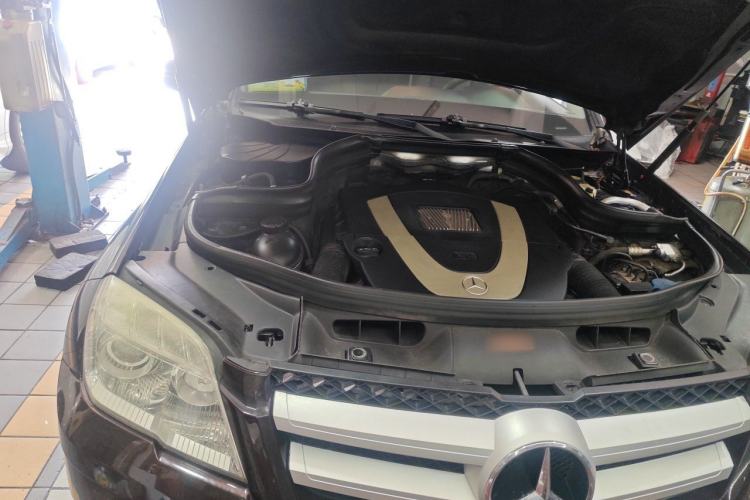 Used Mercedes-Benz GLK-Class 2011 GLK 300 4MATIC Dynamic Model Engine Bay Right