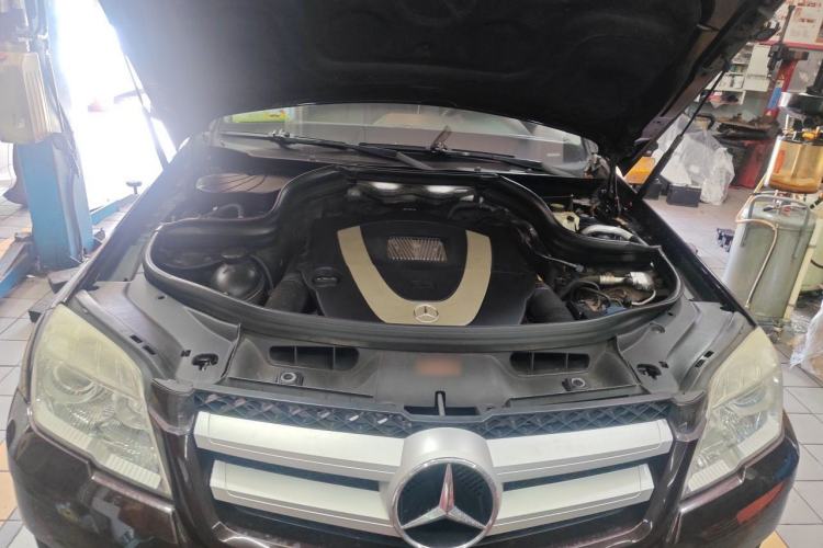 Used Mercedes-Benz GLK-Class 2011 GLK 300 4MATIC Dynamic Model Engine Bay