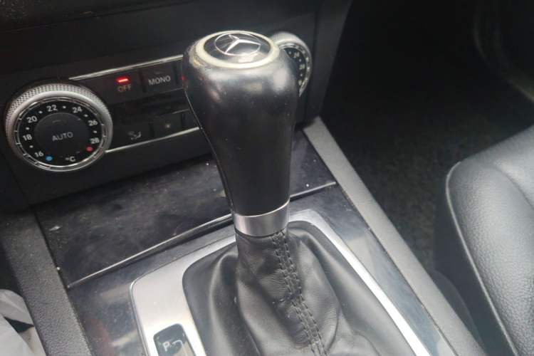 Used Mercedes-Benz GLK-Class 2011 GLK 300 4MATIC Fashion Model Gear Lever
