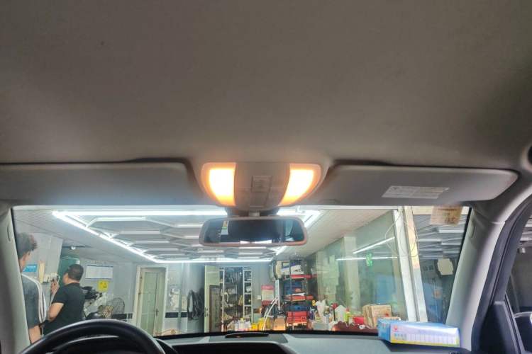 Used Mercedes-Benz GLK-Class 2011 GLK 300 4MATIC Dynamic Model Headliner
