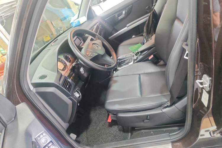 Used Mercedes-Benz GLK-Class 2011 GLK 300 4MATIC Dynamic Model Left Front Seat