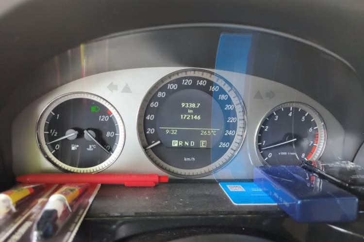 Used Mercedes-Benz GLK-Class 2011 GLK 300 4MATIC Fashion Model Odometer Close Up