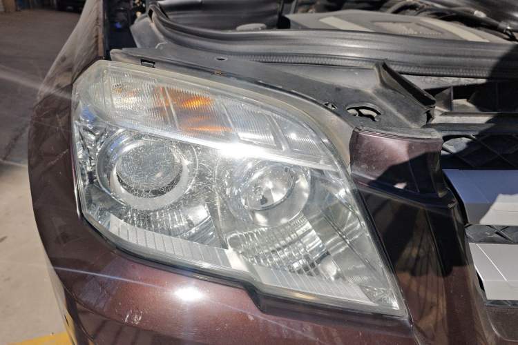 Used Mercedes-Benz GLK-Class 2011 GLK 300 4MATIC Fashion Model Right Front Headlight