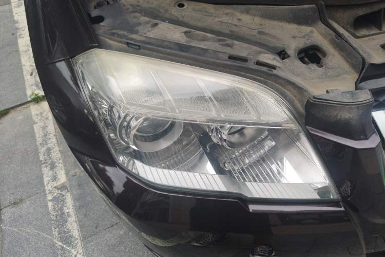 Used Mercedes-Benz GLK-Class 2011 GLK 300 4MATIC Fashion Model Right Front Headlight