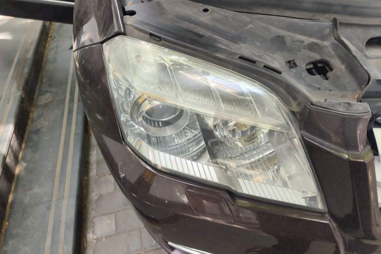 Used Mercedes-Benz GLK-Class 2011 GLK 300 4MATIC Fashion Model Right Front Headlight