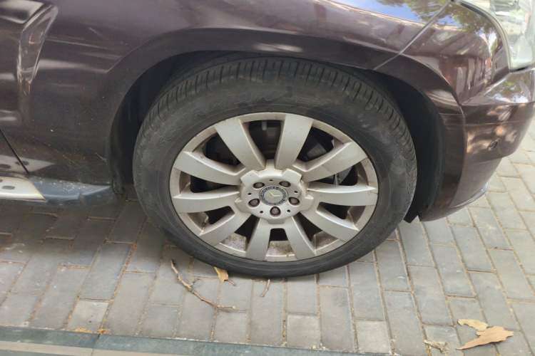 Used Mercedes-Benz GLK-Class 2011 GLK 300 4MATIC Fashion Model Right Front Wheel Hub