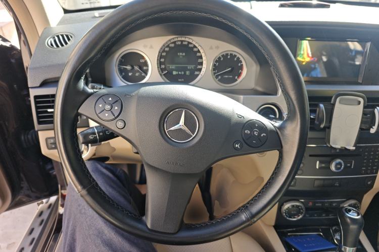 Used Mercedes-Benz GLK-Class 2011 GLK 300 4MATIC Fashion Model Steering Wheel