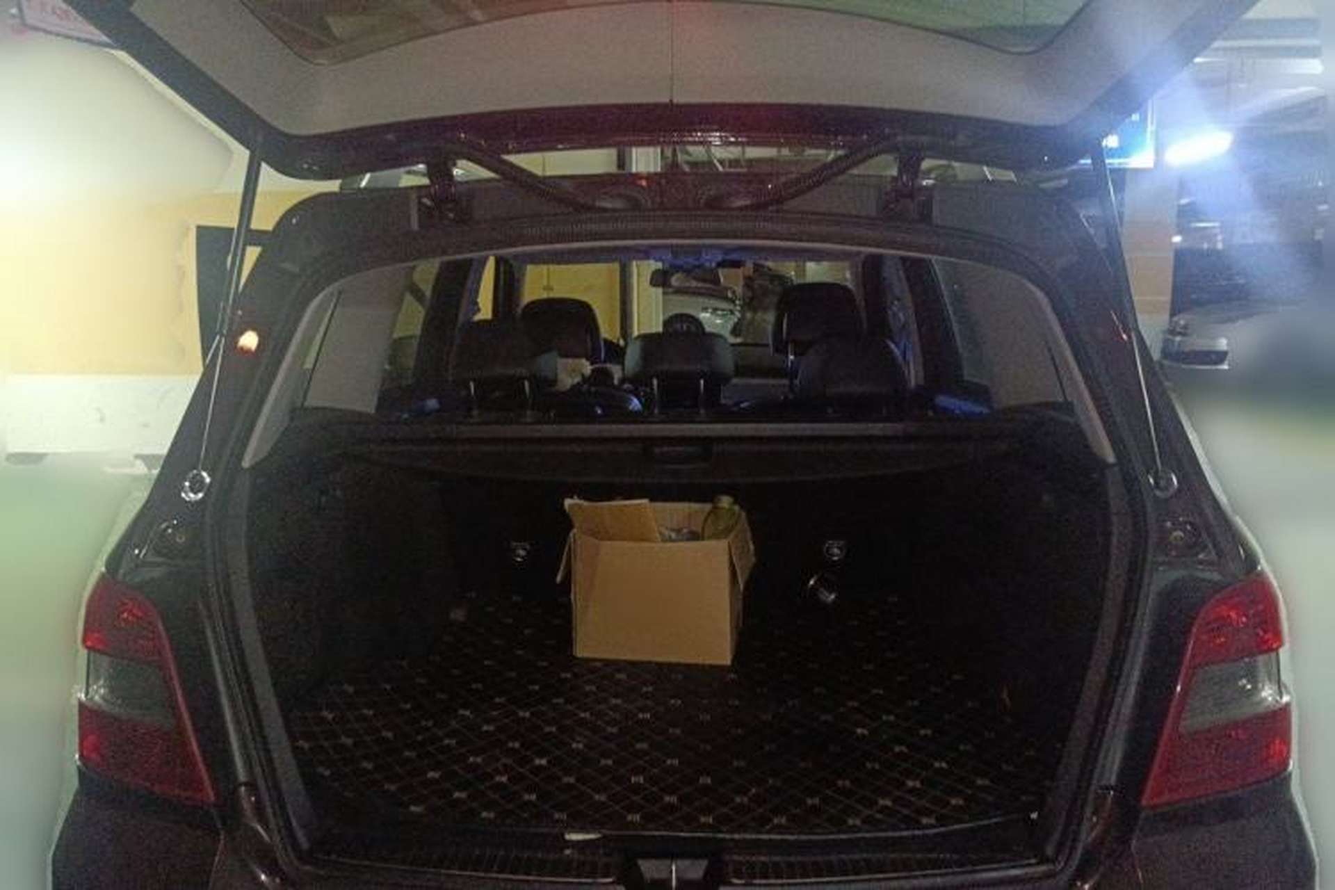 Used Mercedes-Benz GLK-Class 2011 GLK 300 4MATIC Fashion Model Trunk