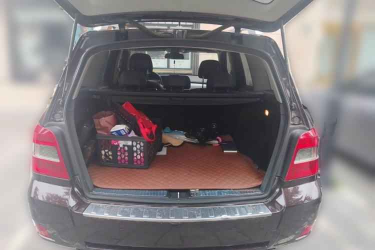 Used Mercedes-Benz GLK-Class 2011 GLK 300 4MATIC Fashion Model Trunk