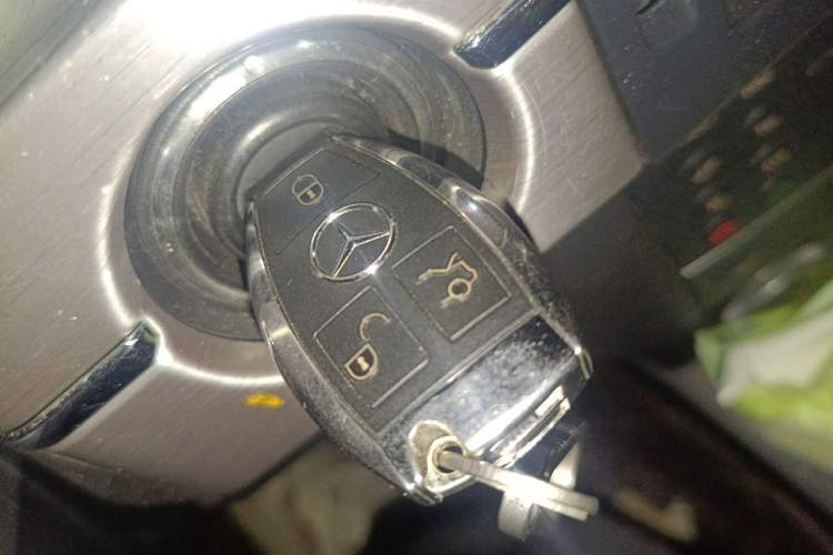 Used Mercedes-Benz GLK-Class 2011 GLK 300 4MATIC Fashion Model Vehicle Key