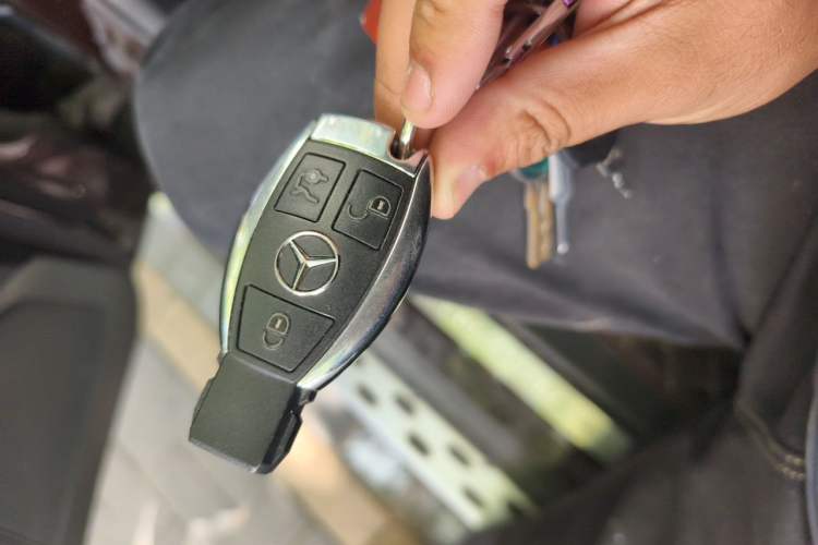 Used Mercedes-Benz GLK-Class 2011 GLK 300 4MATIC Fashion Model Vehicle Key