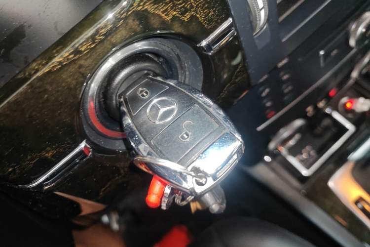 Used Mercedes-Benz GLK-Class 2011 GLK 300 4MATIC Dynamic Model Vehicle Key