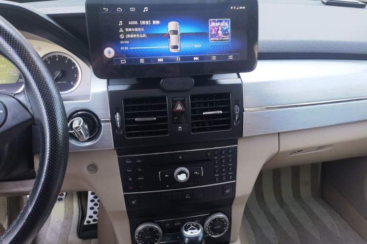 Used Mercedes-Benz GLK-Class 2011 GLK 300 4MATIC Fashion Model Audio And AC Panel