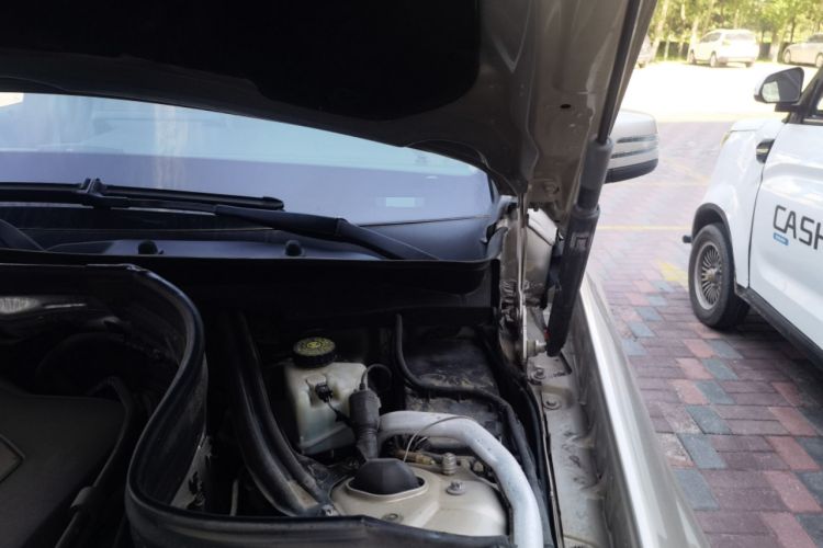 Used Mercedes-Benz GLK-Class 2011 GLK 300 4MATIC Fashion Model Engine Bay Left