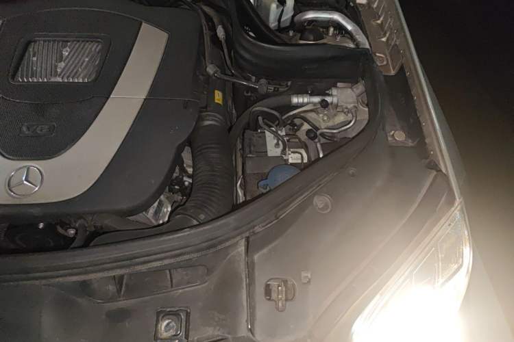 Used Mercedes-Benz GLK-Class 2011 GLK 300 4MATIC Luxury Model Engine Bay Left