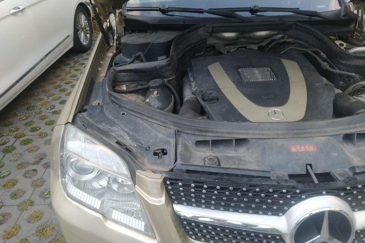 Used Mercedes-Benz GLK-Class 2011 GLK 300 4MATIC Dynamic Model Engine Bay Right