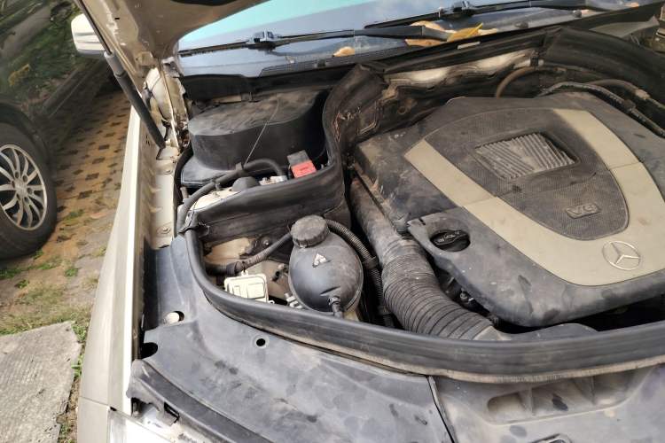 Used Mercedes-Benz GLK-Class 2011 GLK 300 4MATIC Fashion Model Engine Bay Right