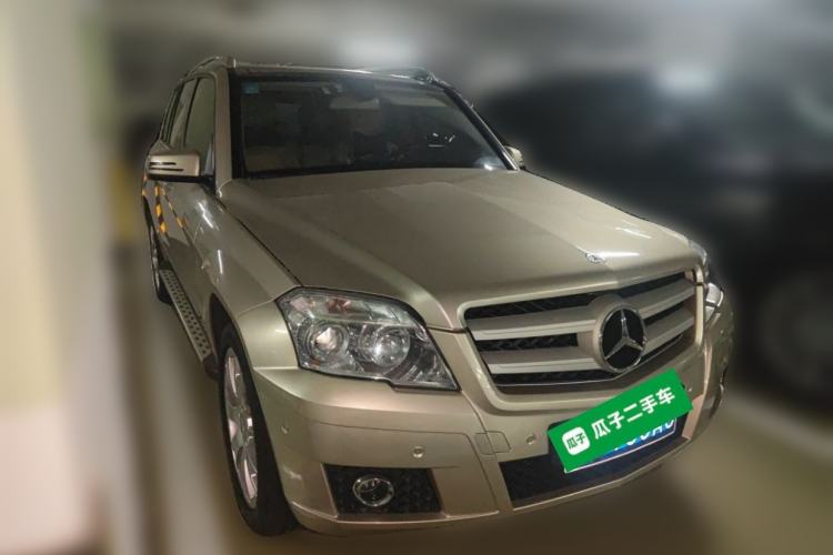 Used Mercedes-Benz GLK-Class 2011 GLK 300 4MATIC Luxury Model Front Right 45 Deg