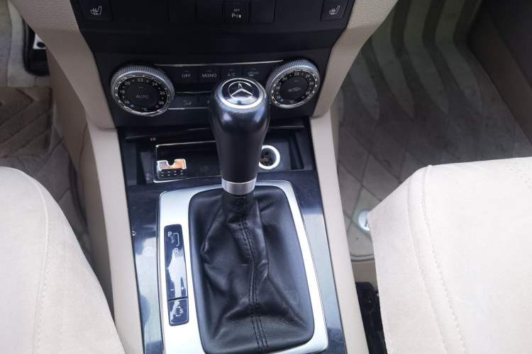 Used Mercedes-Benz GLK-Class 2011 GLK 300 4MATIC Fashion Model Gear Lever