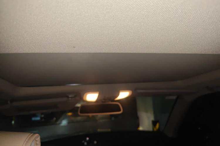 Used Mercedes-Benz GLK-Class 2011 GLK 300 4MATIC Luxury Model Headliner
