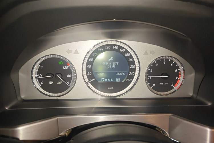 Used Mercedes-Benz GLK-Class 2011 GLK 300 4MATIC Luxury Model Instrument Cluster