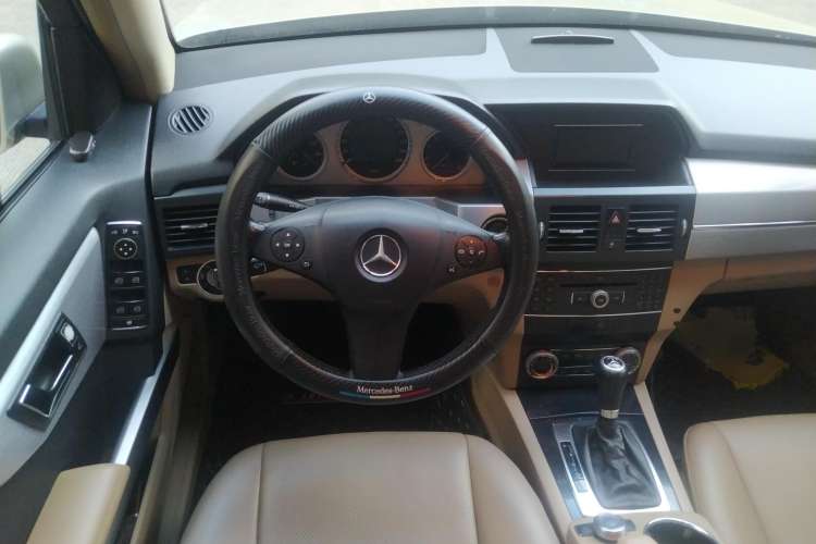 Used Mercedes-Benz GLK-Class 2011 GLK 300 4MATIC Dynamic Model Steering Wheel