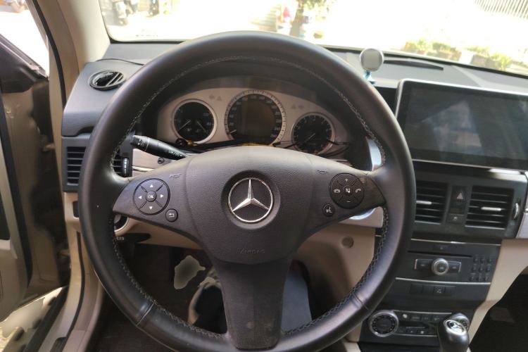 Used Mercedes-Benz GLK-Class 2011 GLK 300 4MATIC Fashion Model Steering Wheel