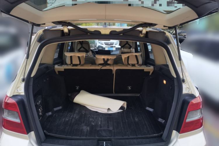Used Mercedes-Benz GLK-Class 2011 GLK 300 4MATIC Fashion Model Trunk