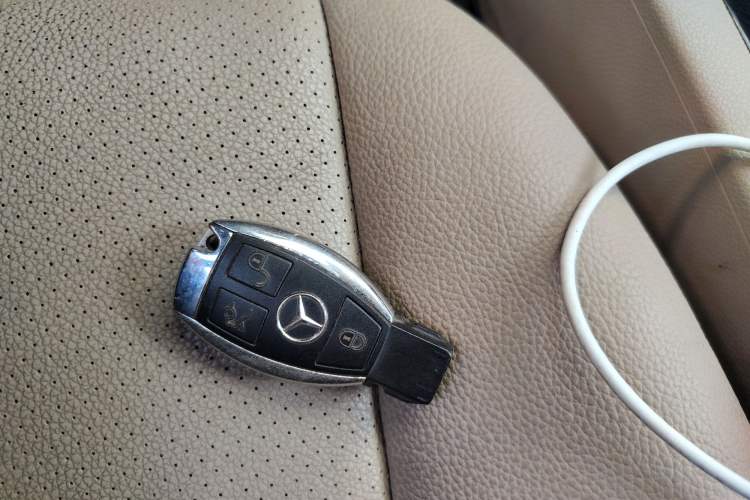 Used Mercedes-Benz GLK-Class 2011 GLK 300 4MATIC Fashion Model Vehicle Key