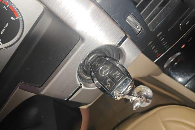Used Mercedes-Benz GLK-Class 2011 GLK 300 4MATIC Luxury Model Vehicle Key