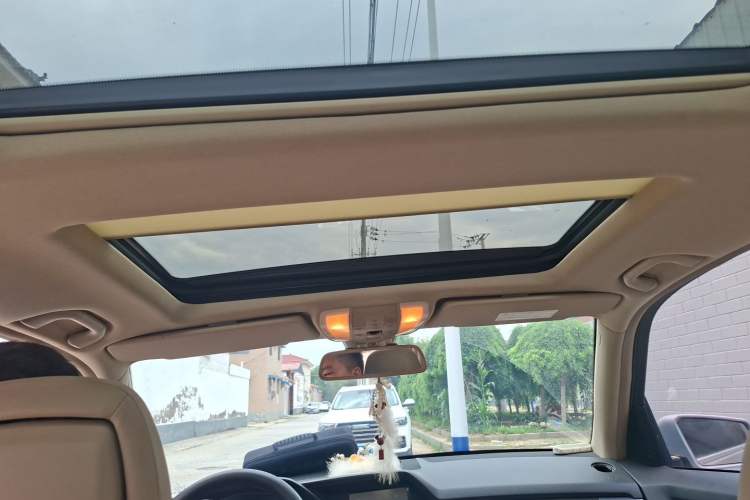 Used Mercedes-Benz GLK-Class 2011 GLK 300 4MATIC Luxury Model Headliner