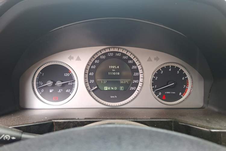 Used Mercedes-Benz GLK-Class 2011 GLK 300 4MATIC Luxury Model Instrument Cluster