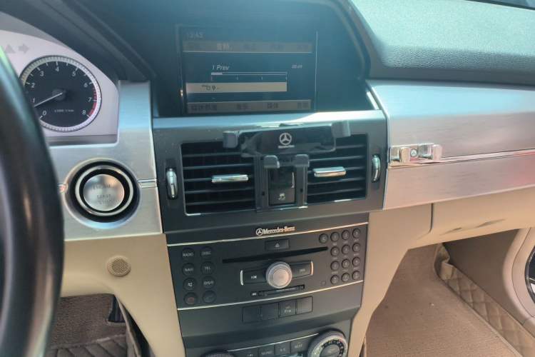 Used Mercedes-Benz GLK-Class 2011 GLK 350 4MATIC Audio And AC Panel