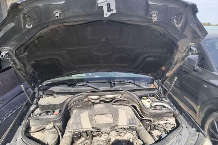 Used Mercedes-Benz GLK-Class 2011 GLK 350 4MATIC Engine Bay