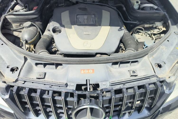 Used Mercedes-Benz GLK-Class 2011 GLK 350 4MATIC Engine Bay