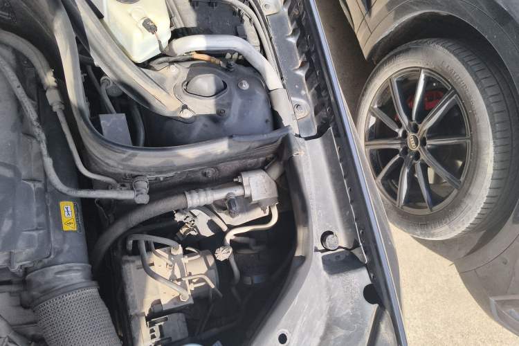 Used Mercedes-Benz GLK-Class 2011 GLK 350 4MATIC Engine Bay Left