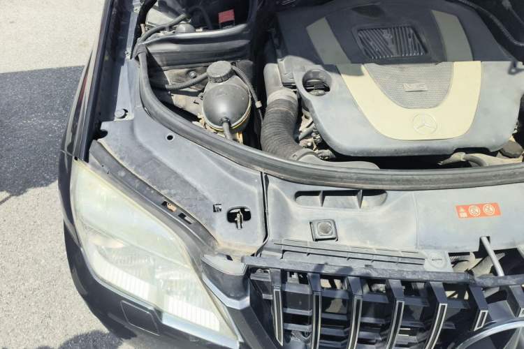 Used Mercedes-Benz GLK-Class 2011 GLK 350 4MATIC Engine Bay Right