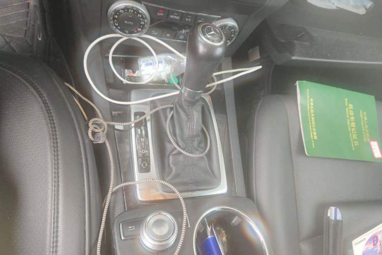 Used Mercedes-Benz GLK-Class 2011 GLK 300 4MATIC Dynamic Model Gear Lever