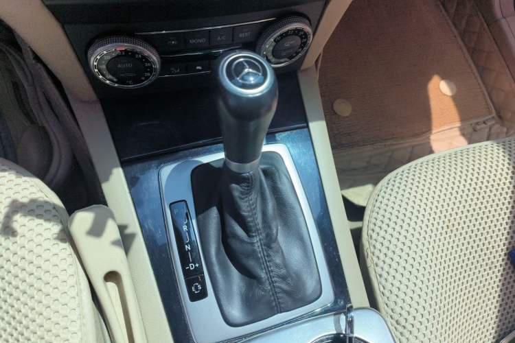 Used Mercedes-Benz GLK-Class 2011 GLK 350 4MATIC Gear Lever