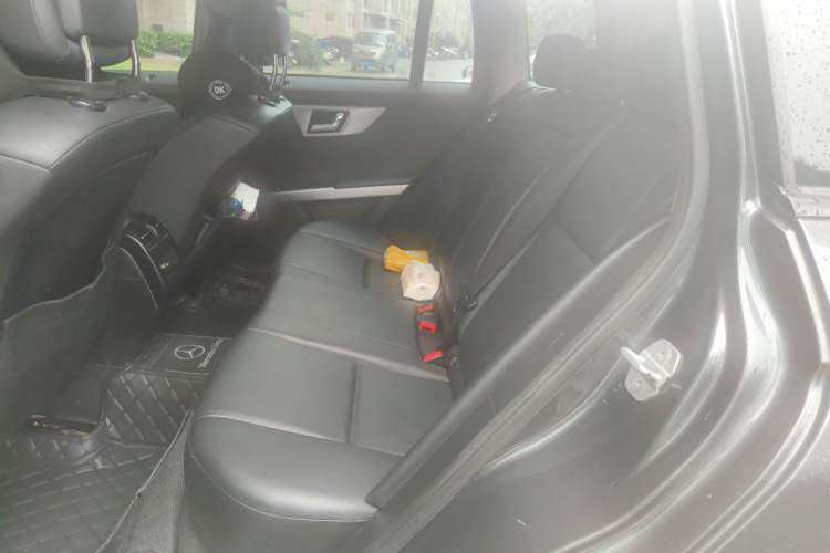 Used Mercedes-Benz GLK-Class 2011 GLK 300 4MATIC Dynamic Model Left Rear Seat