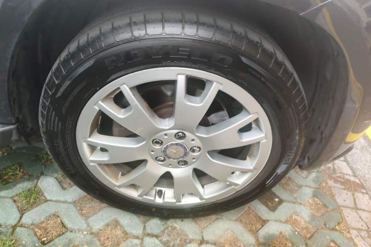 Used Mercedes-Benz GLK-Class 2011 GLK 300 4MATIC Dynamic Model Right Front Wheel Hub