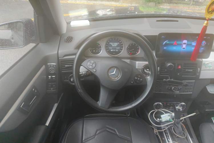Used Mercedes-Benz GLK-Class 2011 GLK 300 4MATIC Dynamic Model Steering Wheel