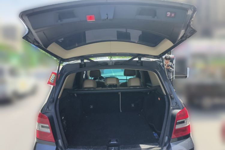 Used Mercedes-Benz GLK-Class 2011 GLK 350 4MATIC Trunk