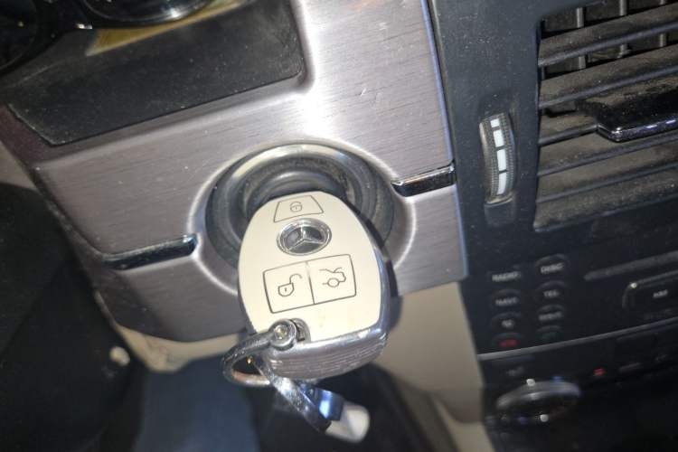 Used Mercedes-Benz GLK-Class 2011 GLK 300 4MATIC Dynamic Model Vehicle Key