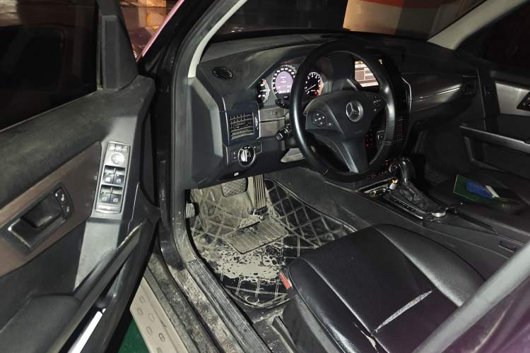 Used Mercedes-Benz GLK-Class 2011 GLK 300 4MATIC Dynamic Model Driver Seat
