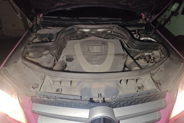 Used Mercedes-Benz GLK-Class 2011 GLK 300 4MATIC Dynamic Model Engine Bay