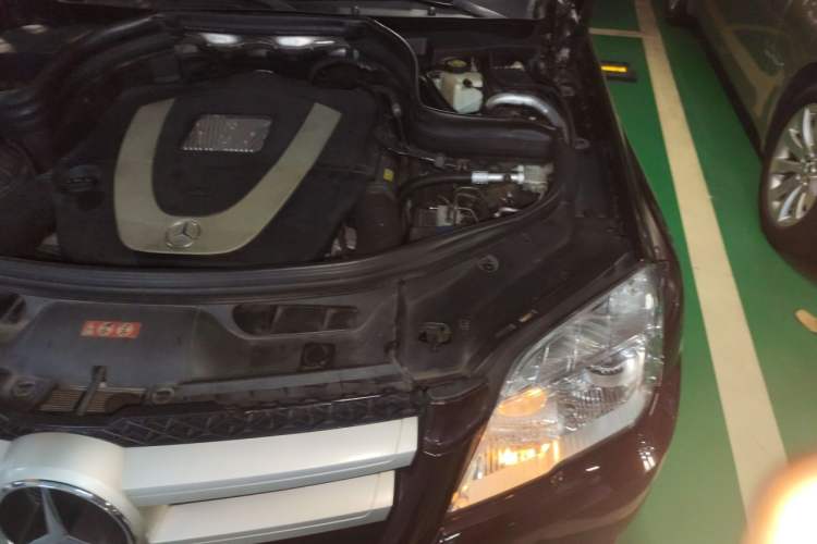 Used Mercedes-Benz GLK-Class 2011 GLK 300 4MATIC Dynamic Model Engine Bay Left