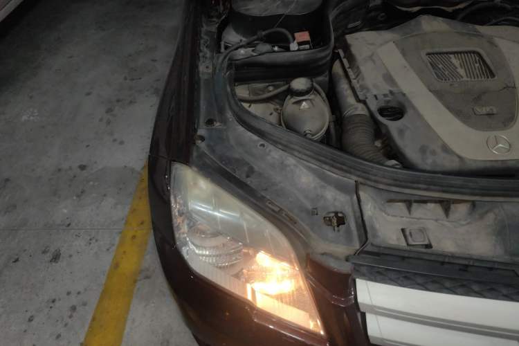Used Mercedes-Benz GLK-Class 2011 GLK 300 4MATIC Fashion Model Engine Bay Right