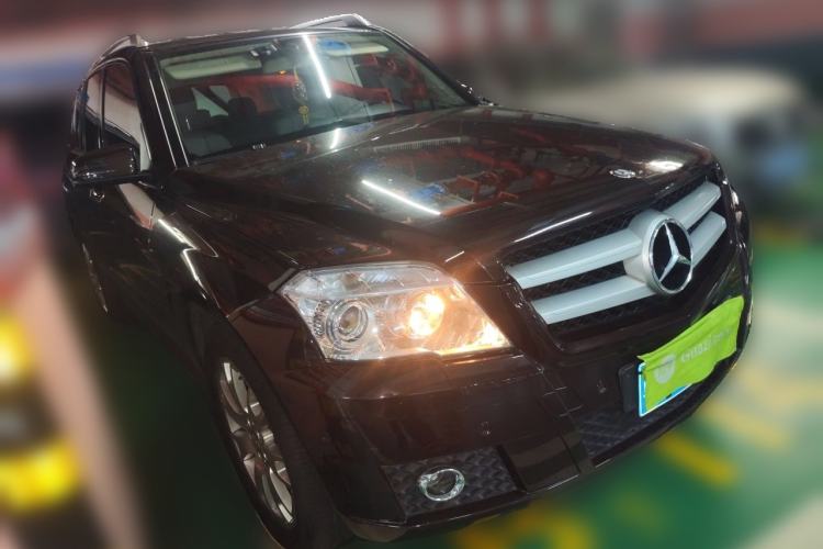 Used Mercedes-Benz GLK-Class 2011 GLK 300 4MATIC Dynamic Model Front Right 45 Deg