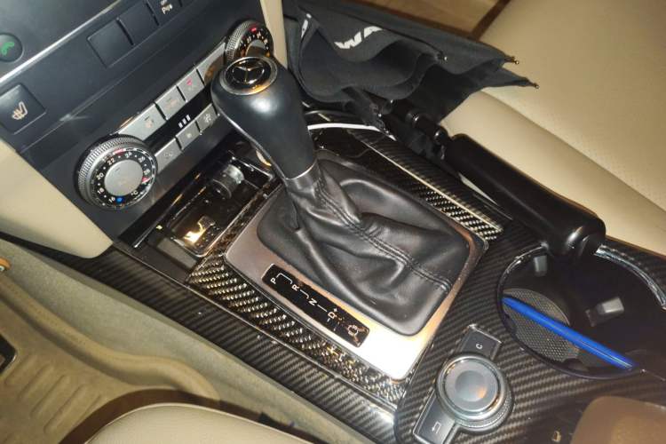 Used Mercedes-Benz GLK-Class 2011 GLK 300 4MATIC Dynamic Model Gear Lever